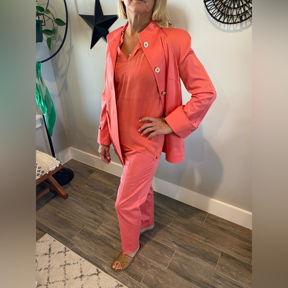 Beautiful 4 Piece St John Sport Pant Suit Size P 🧡